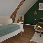 Nos Jours Heureux - L'idylle, De Caractere Ferienhaus Etienville