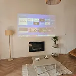 Nos Jours Heureux - L'idylle, De Caractere Ferienhaus Etienville