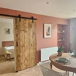 Nos Jours Heureux - L'idylle, De Caractere Ferienhaus Etienville