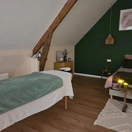 Nos Jours Heureux - L'idylle, De Caractere Ferienhaus Etienville