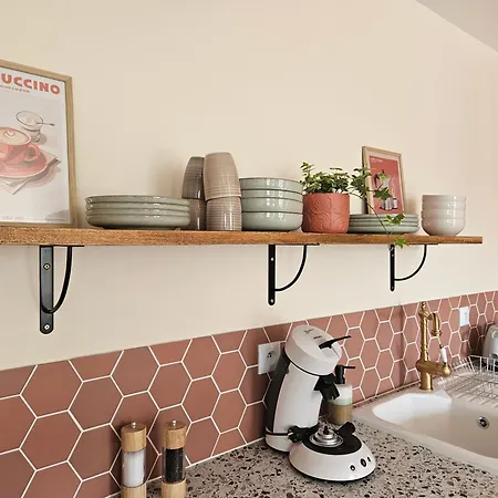 Nos Jours Heureux - L'idylle, De Caractere