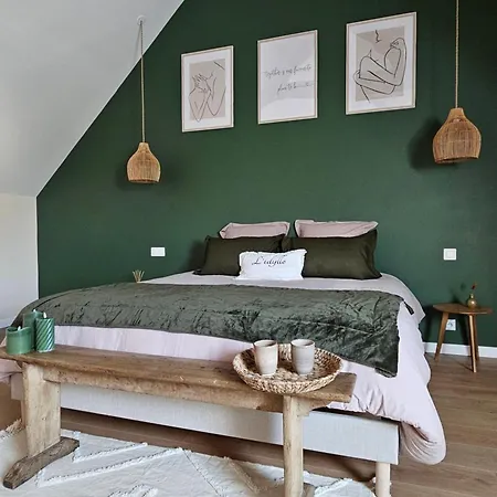 Nos Jours Heureux - L'idylle, De Caractere Ferienhaus Etienville