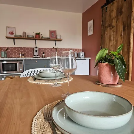 Nos Jours Heureux - L'idylle, De Caractere