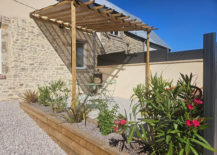 Tatil Evi Nos Jours Heureux - L'idylle, De Caractere Etienville