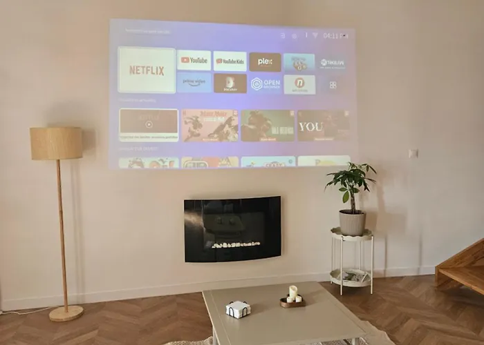 Nos Jours Heureux - L'idylle, De Caractere Tatil Evi Etienville