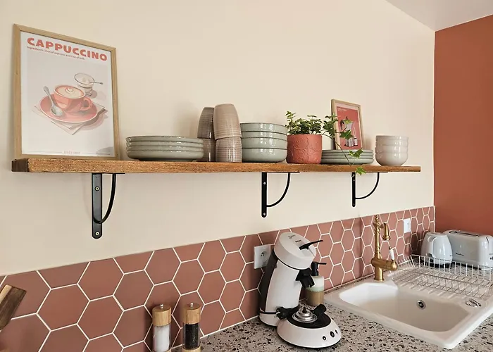 Nos Jours Heureux - L'idylle, De Caractere